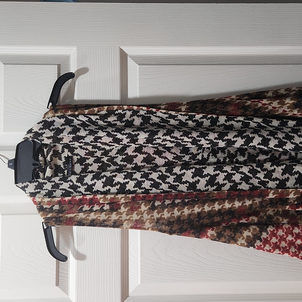 Merchant houndstooth reversible shrug.